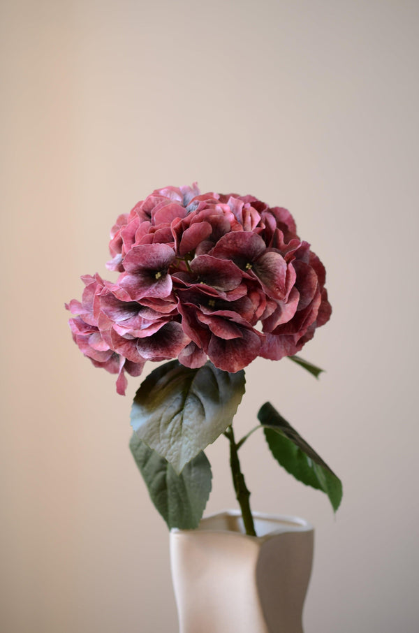 Stor kunstig rød hortensia fra Bloomgaard