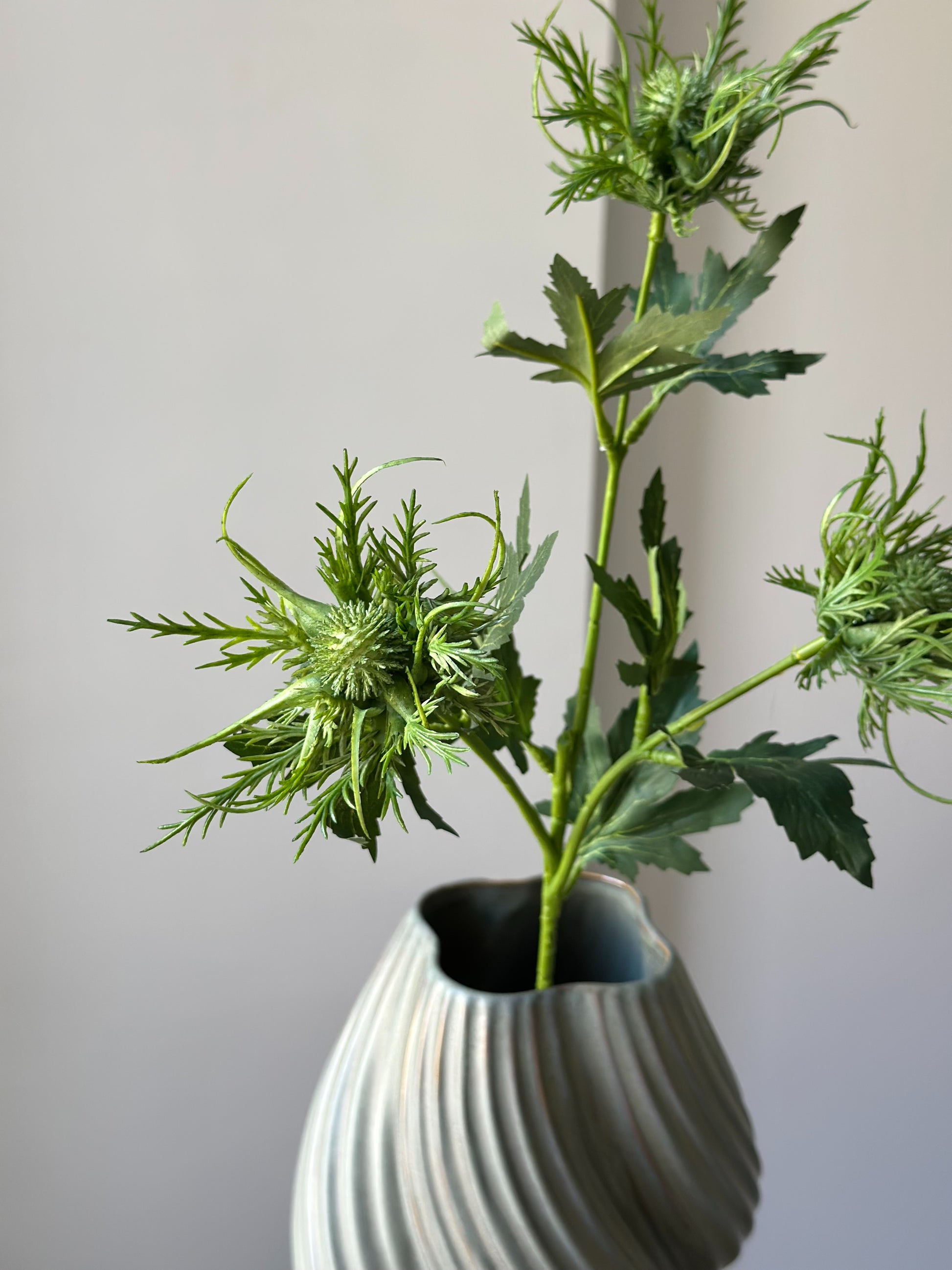 Kunstig grøn mandstro (eryngium) stilk fra Bloomgaard