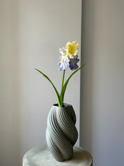 Kunstig blå og gul iris stilk fra Bloomgaard